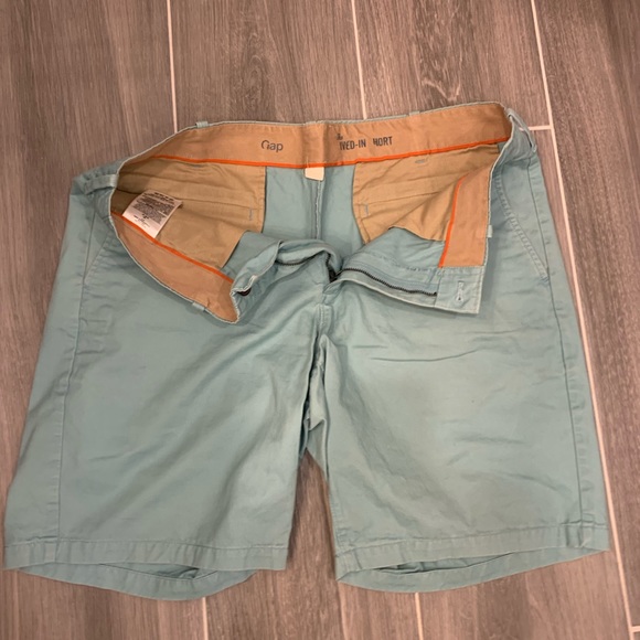 Men’s GAP Khaki shorts Waist 38! - Picture 4 of 4